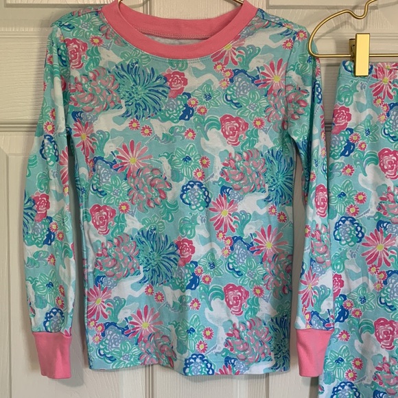 Pottery Barn Kids X Lilly Pulitzer Unicorn Pajama Set - Picture 3 of 8
